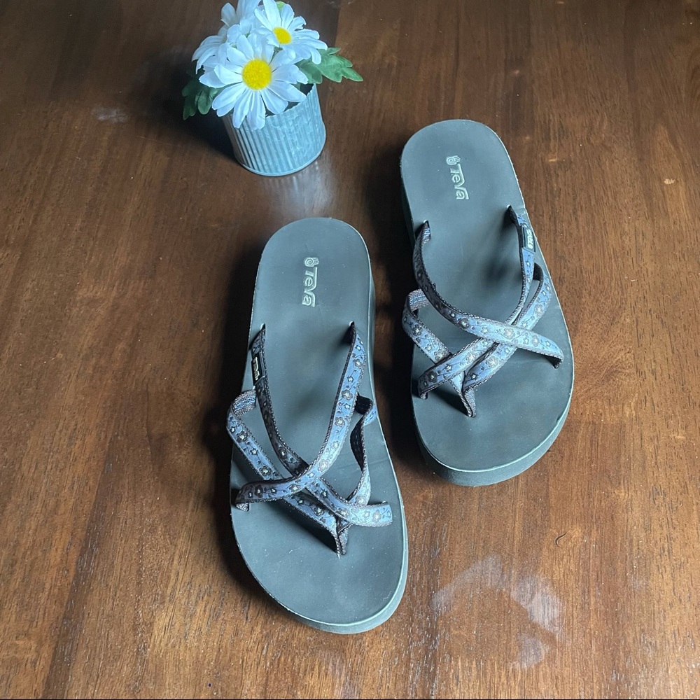 Teva Blue Floral Sandals Size 10